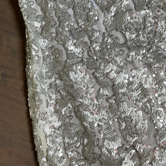 ❤️CACHE❤️Silver and Gray Beaded Mini Prom or Homecoming Dress - Picture 3 of 7